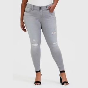 New Without Tags - Super Soft High-Rise Destructed Skinny Jegging